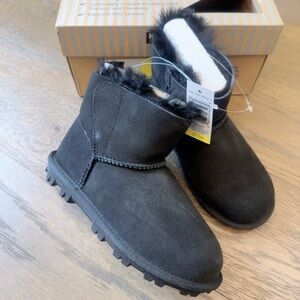 NEW Kirkland Signature "Shearling Sheepskin" Kid's Lightweight Black Suede Boot